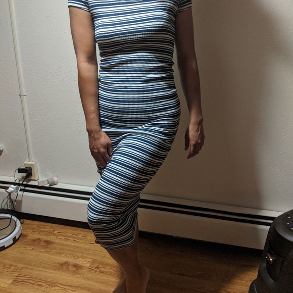 Dress - Picture 2 of 6